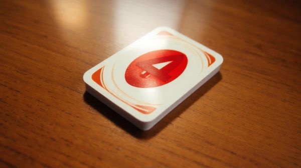 Comprendre la règle +4 au Uno : stratégies gagnantes